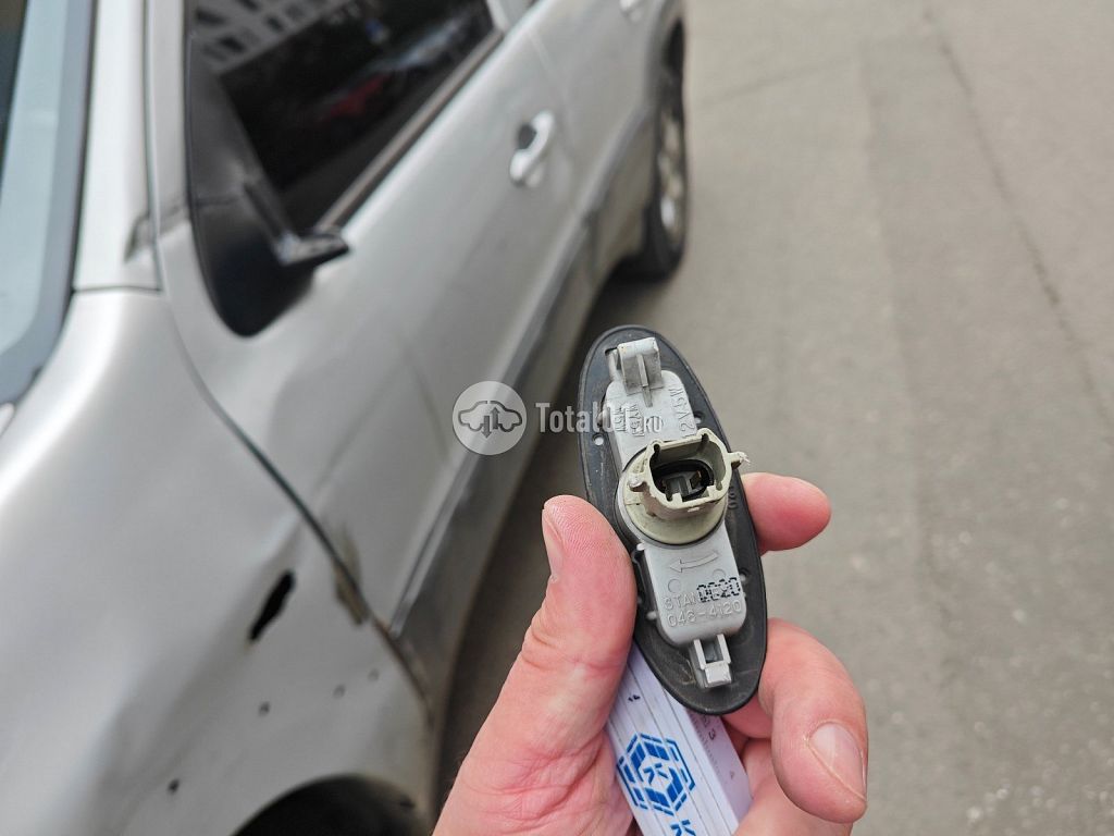 Фото Mazda Tribute 46
