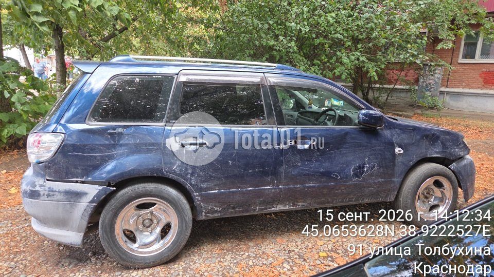 Фото Mitsubishi Airtrek 6