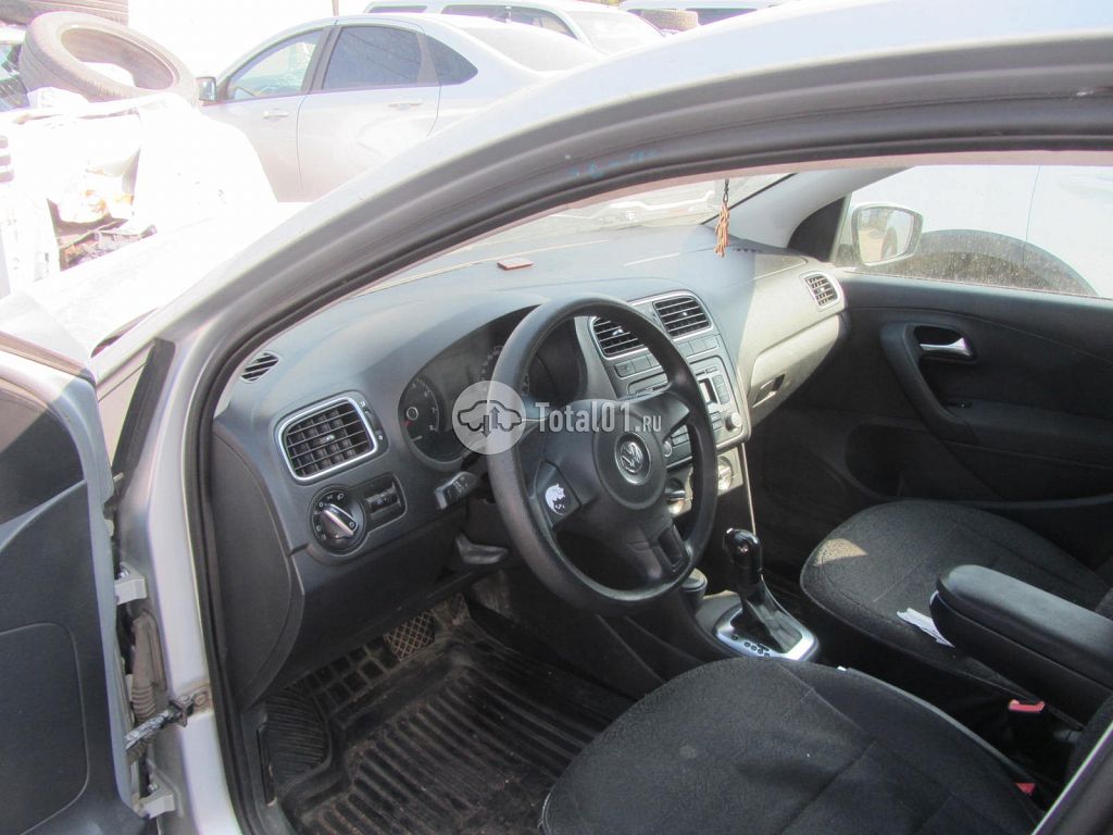 Фото Volkswagen Polo 10