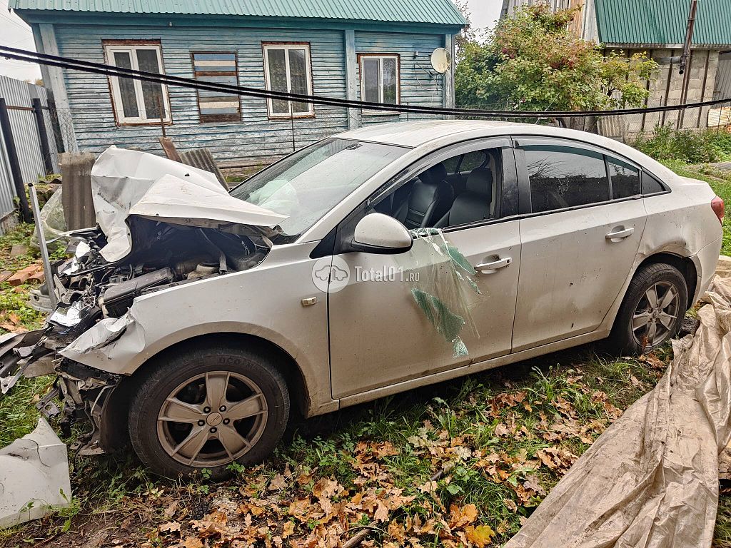Фото Chevrolet Cruze 8