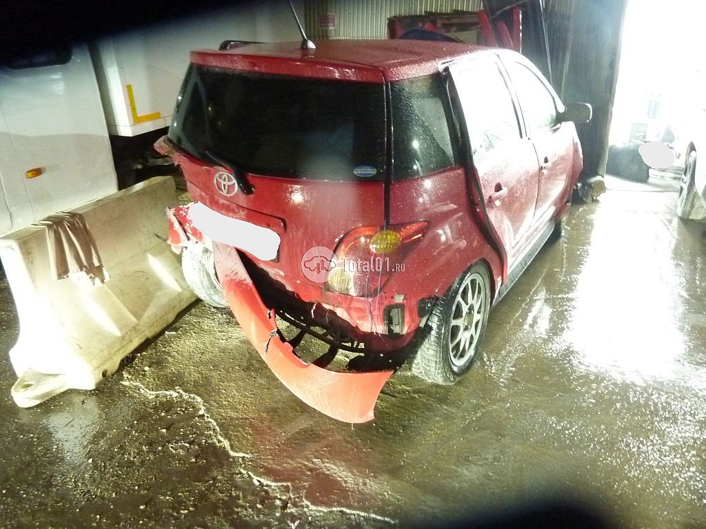 Фото Toyota Ist 6