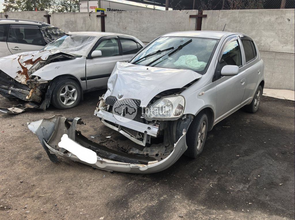 Фото Toyota Vitz 4