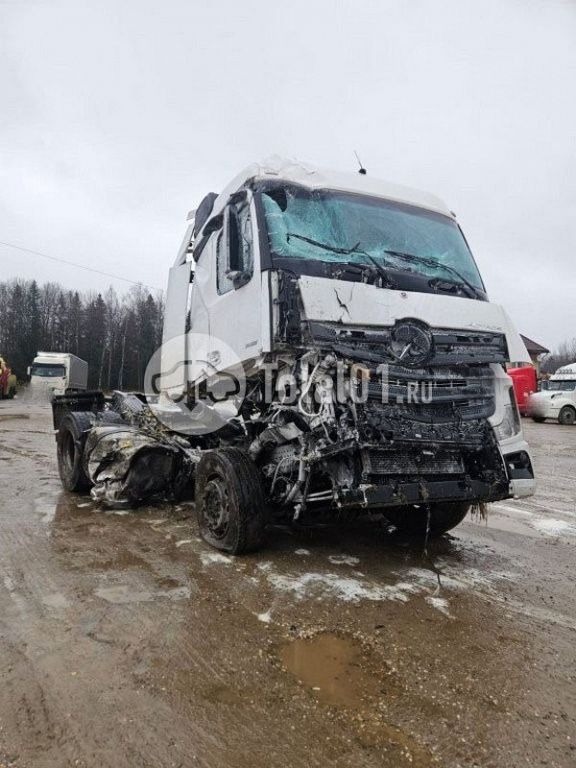 Фото Mercedes-Benz Actros 102