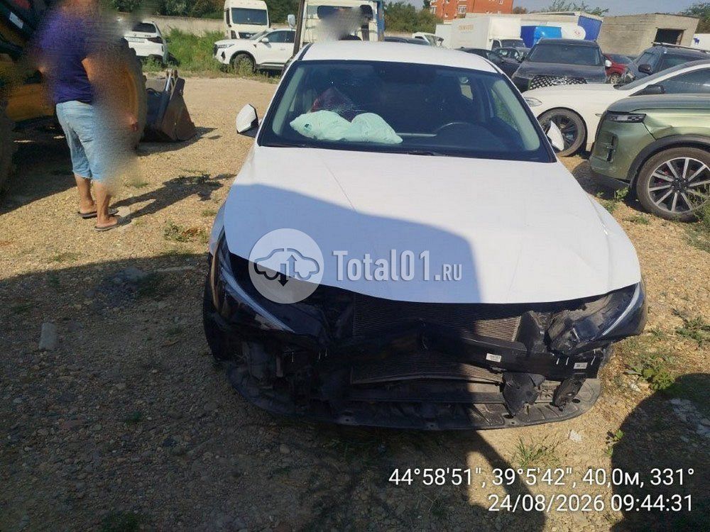 Фото Hyundai Elantra 6