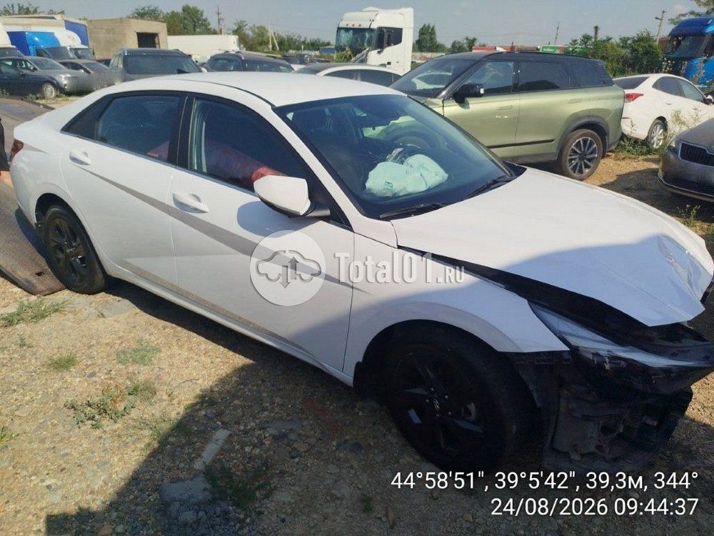 Фото Hyundai Elantra 10