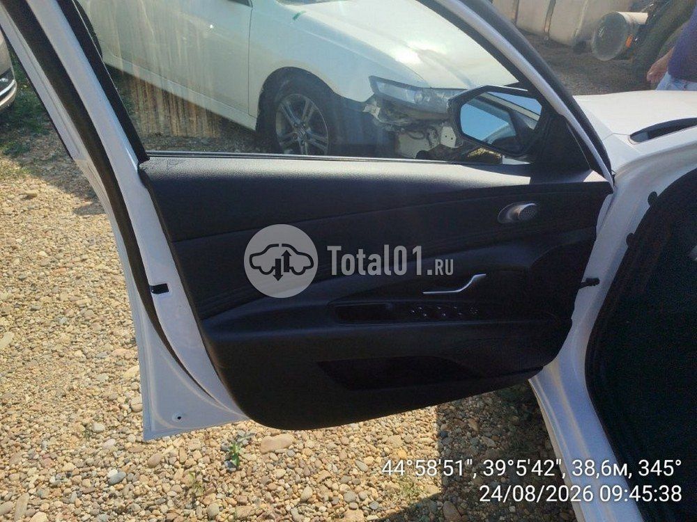 Фото Hyundai Elantra 18