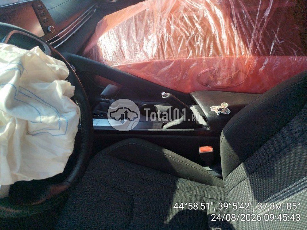 Фото Hyundai Elantra 22