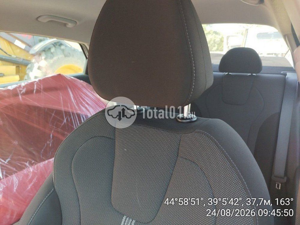Фото Hyundai Elantra 26