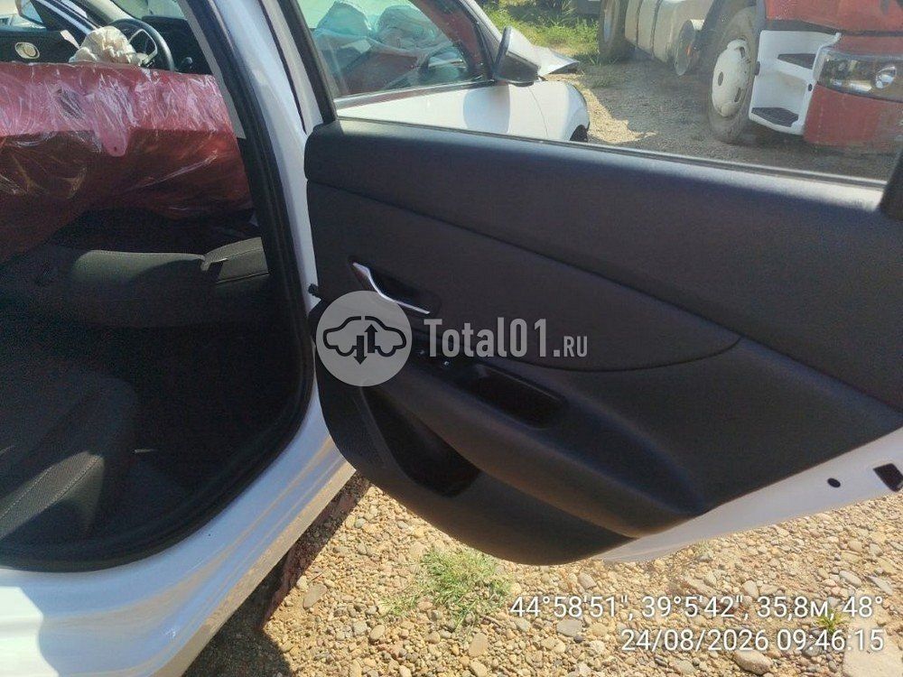 Фото Hyundai Elantra 36