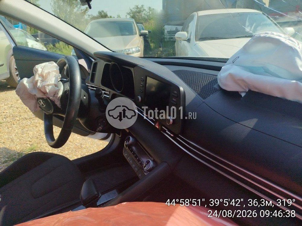 Фото Hyundai Elantra 44