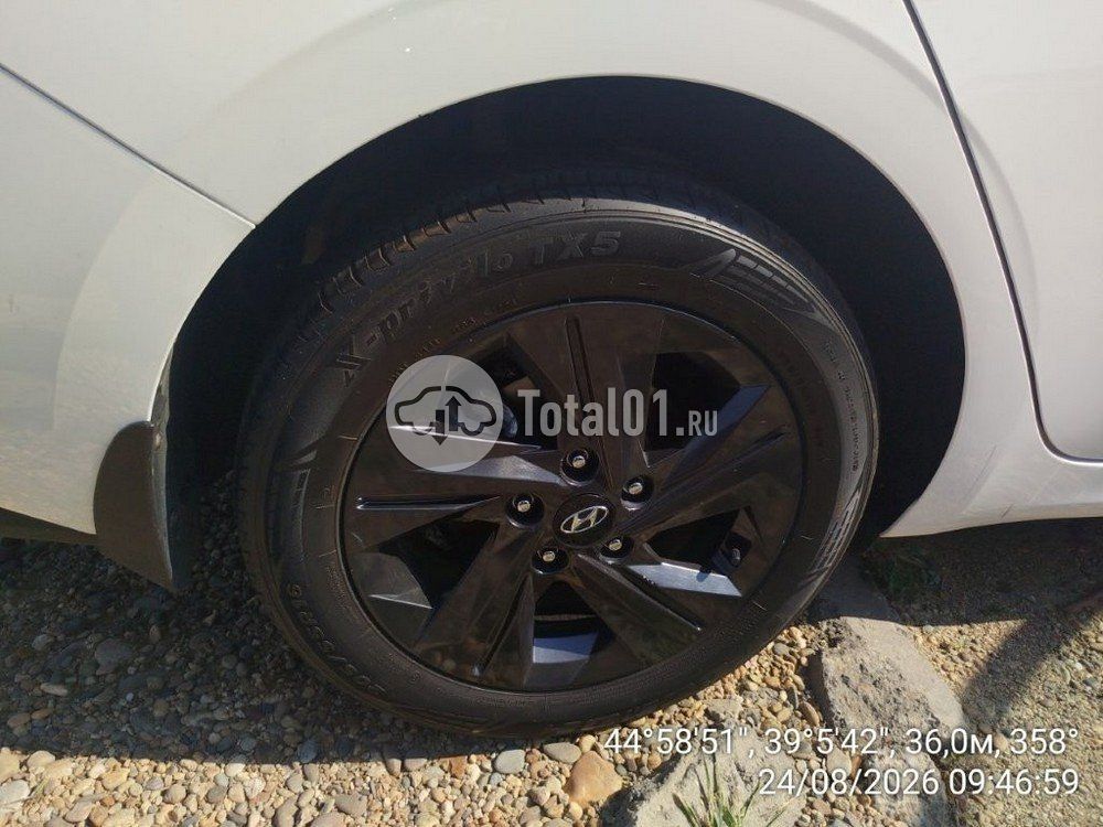 Фото Hyundai Elantra 48