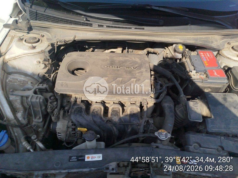 Фото Hyundai Elantra 64