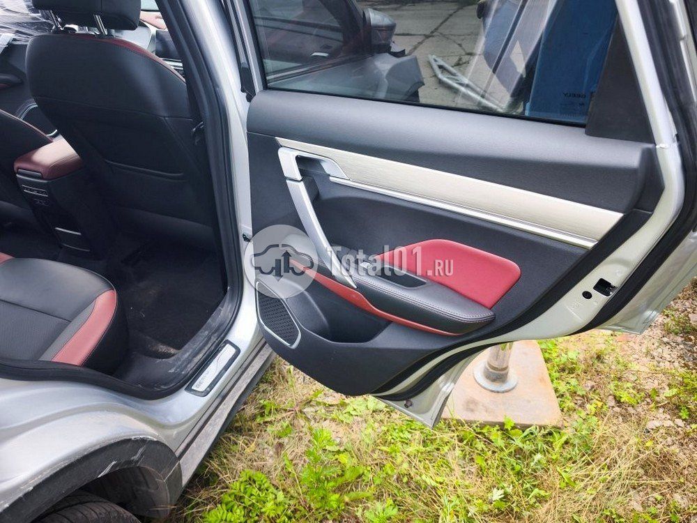 Фото Geely Coolray 10