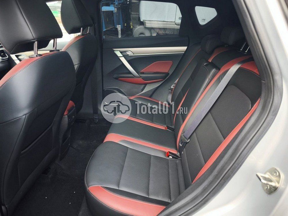 Фото Geely Coolray 16