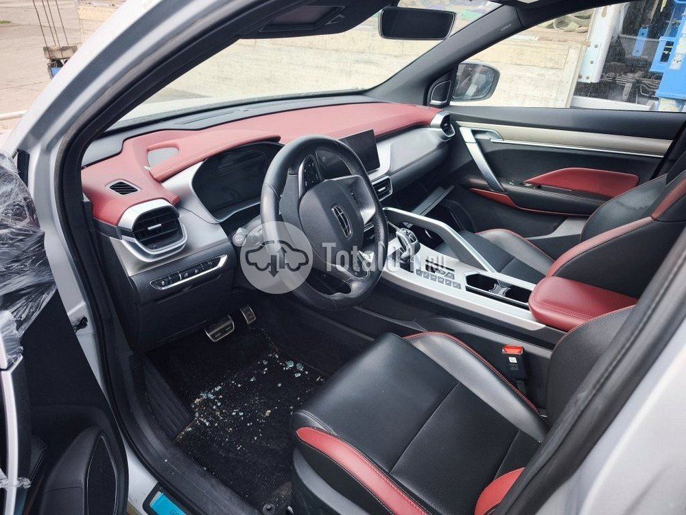 Фото Geely Coolray 24