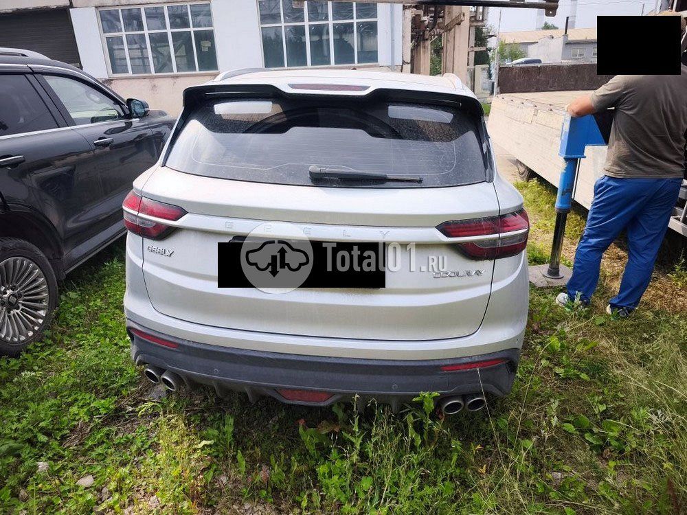 Фото Geely Coolray 26