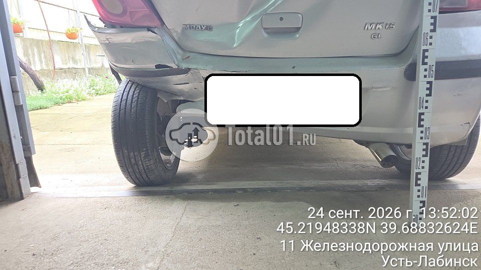 Фото Geely MK Cross 16