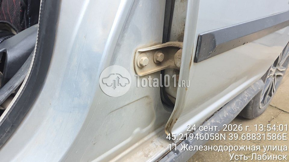 Фото Geely MK Cross 24