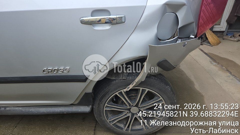 Фото Geely MK Cross 36