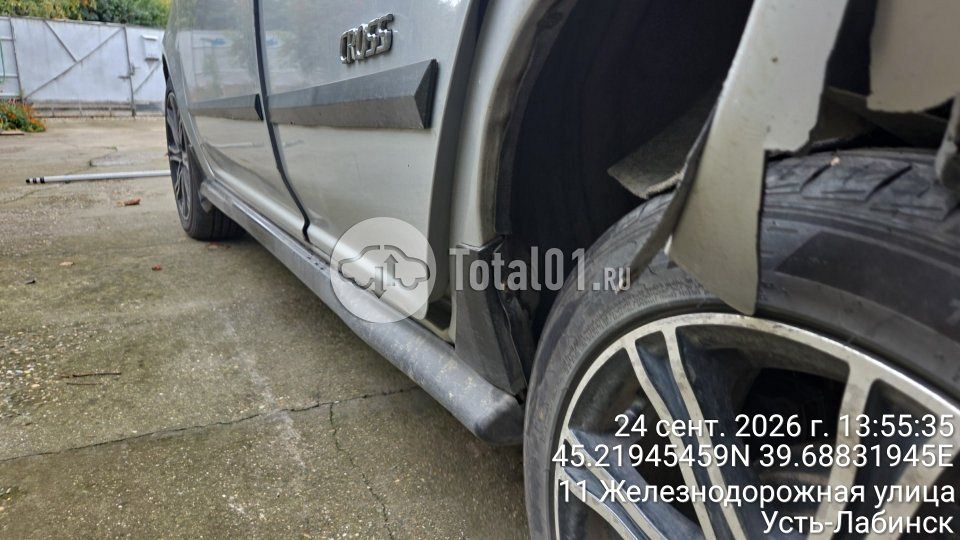 Фото Geely MK Cross 38