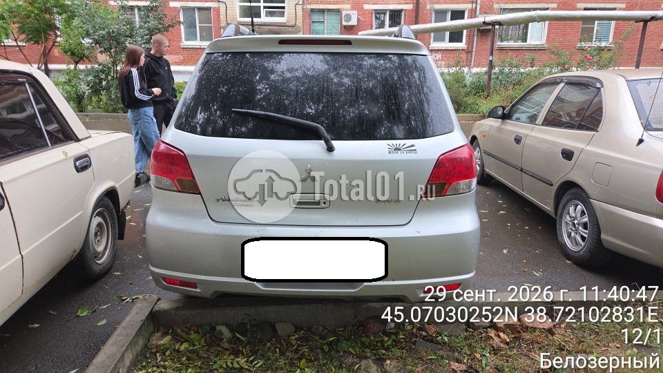Фото Mitsubishi Airtrek 10