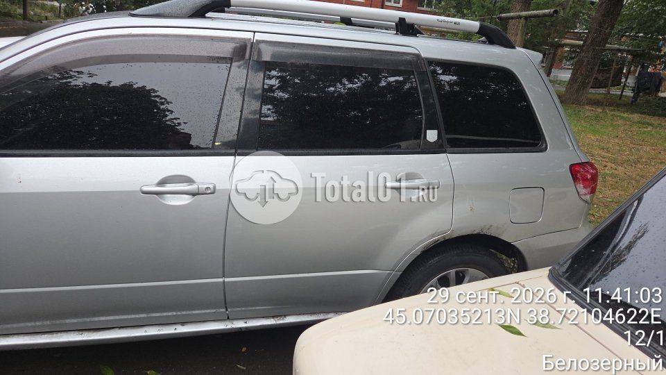 Фото Mitsubishi Airtrek 14