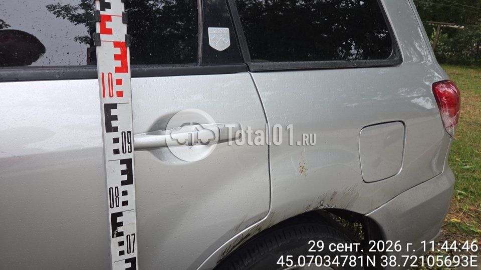 Фото Mitsubishi Airtrek 38