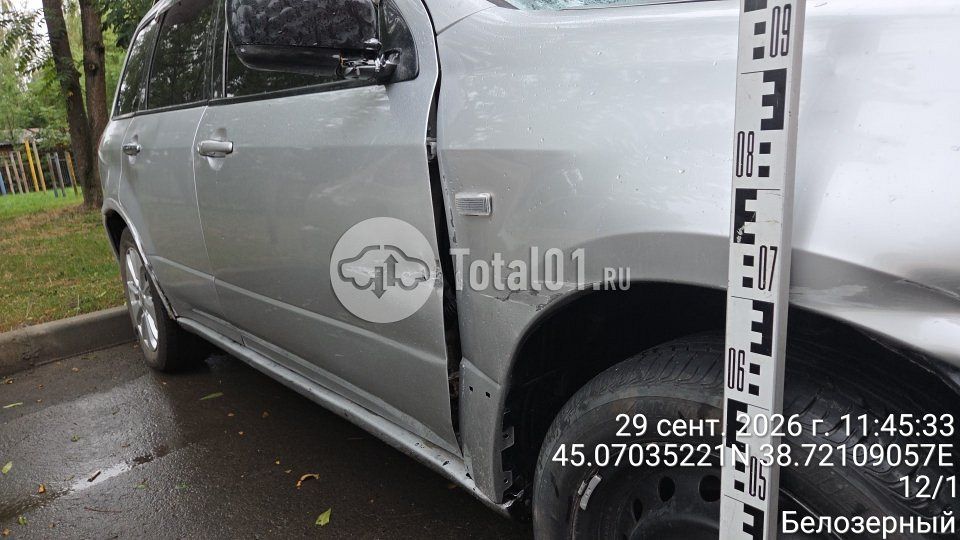 Фото Mitsubishi Airtrek 44