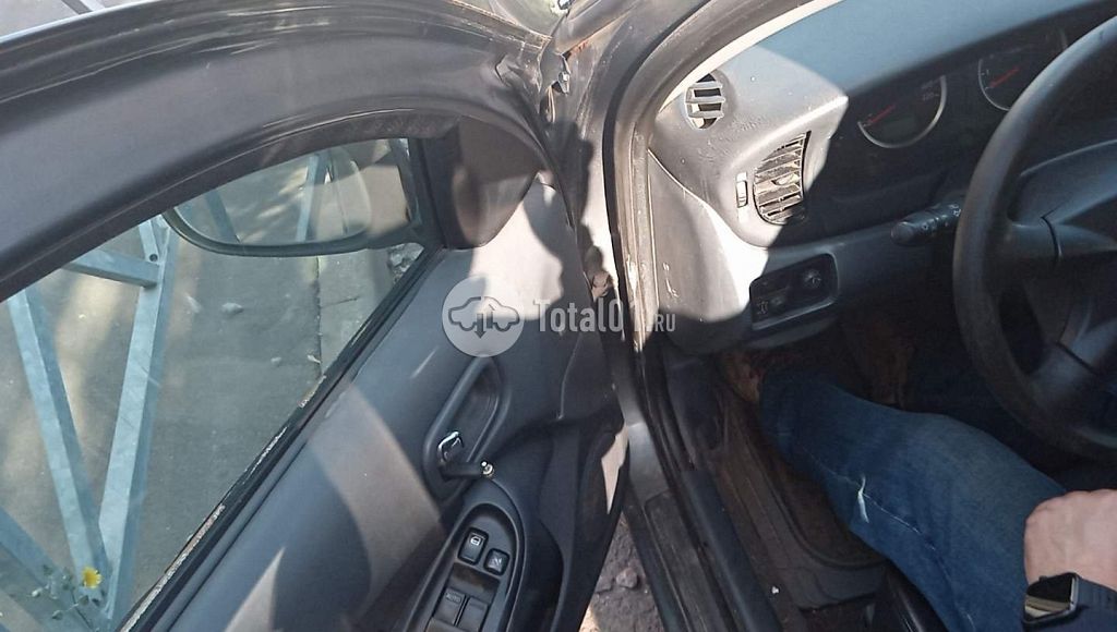 Фото Nissan Almera 106