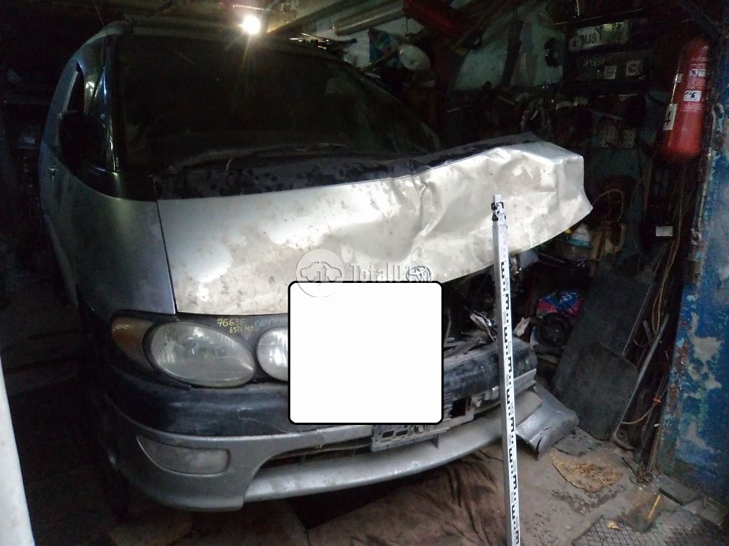 Фото Toyota Estima 4