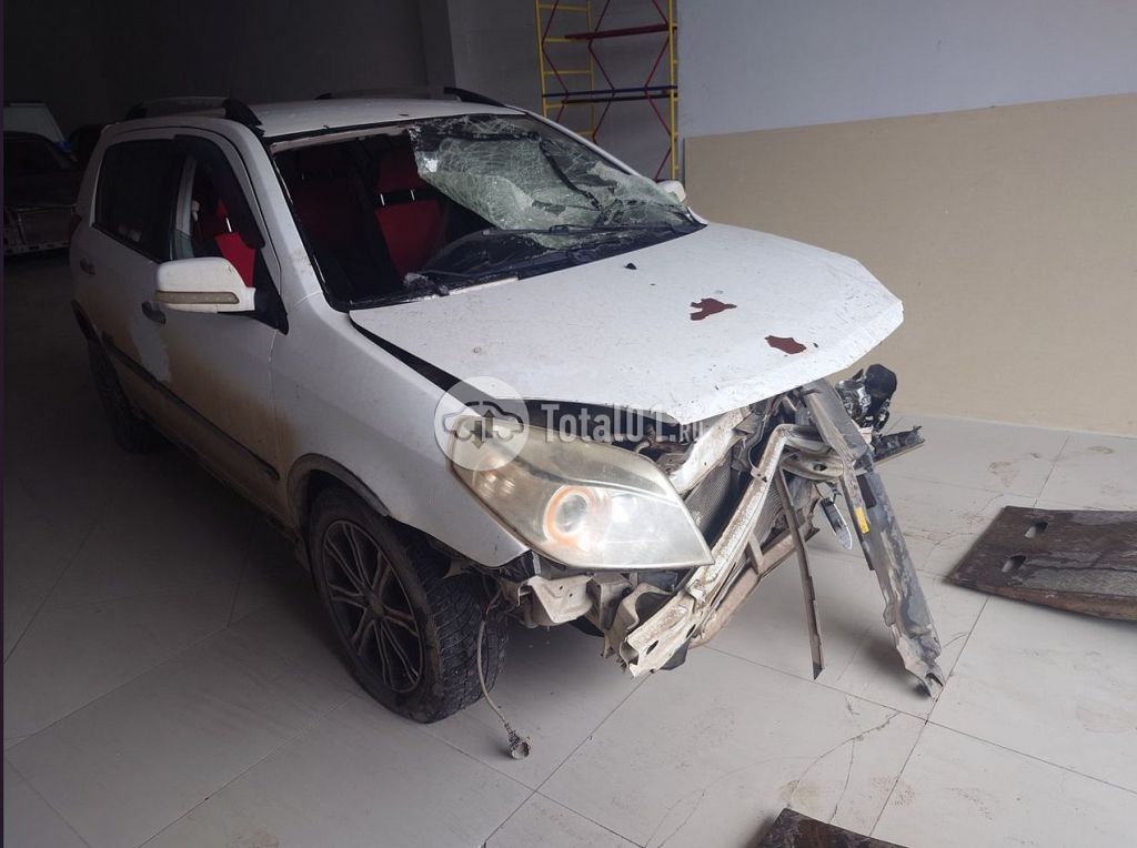 Фото Geely MK Cross 6