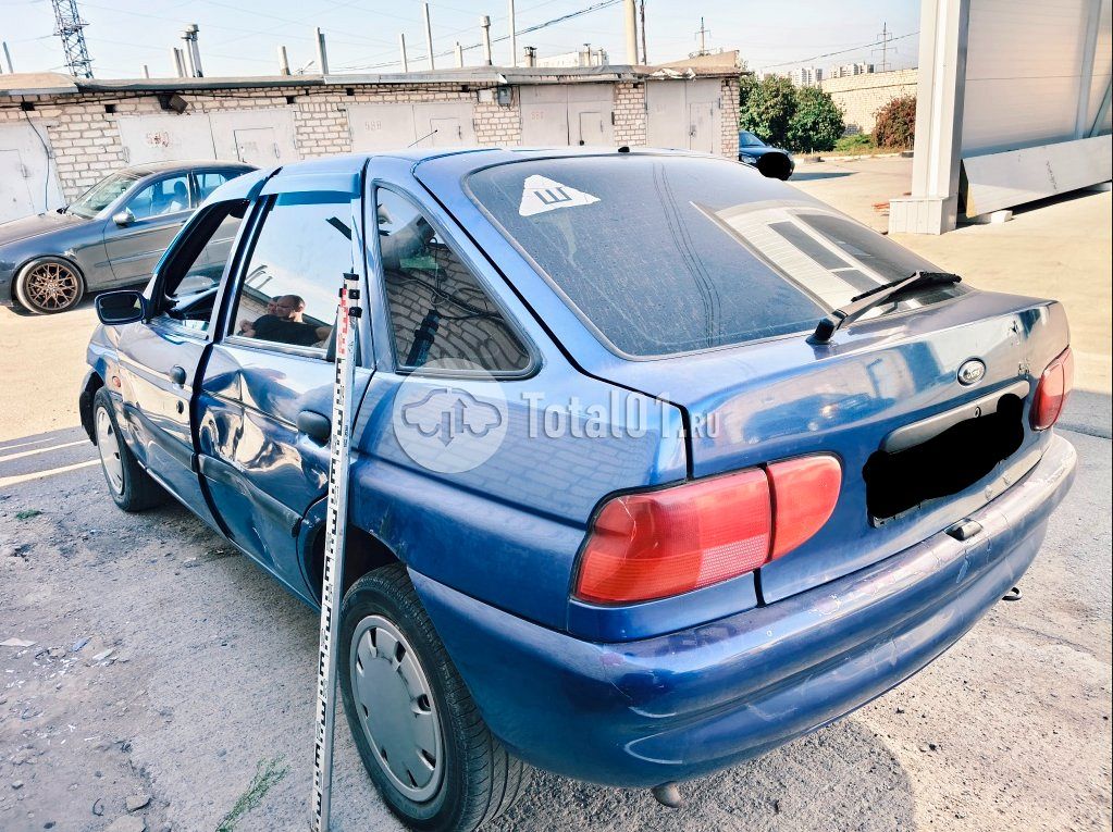 Фото Ford Escort 8