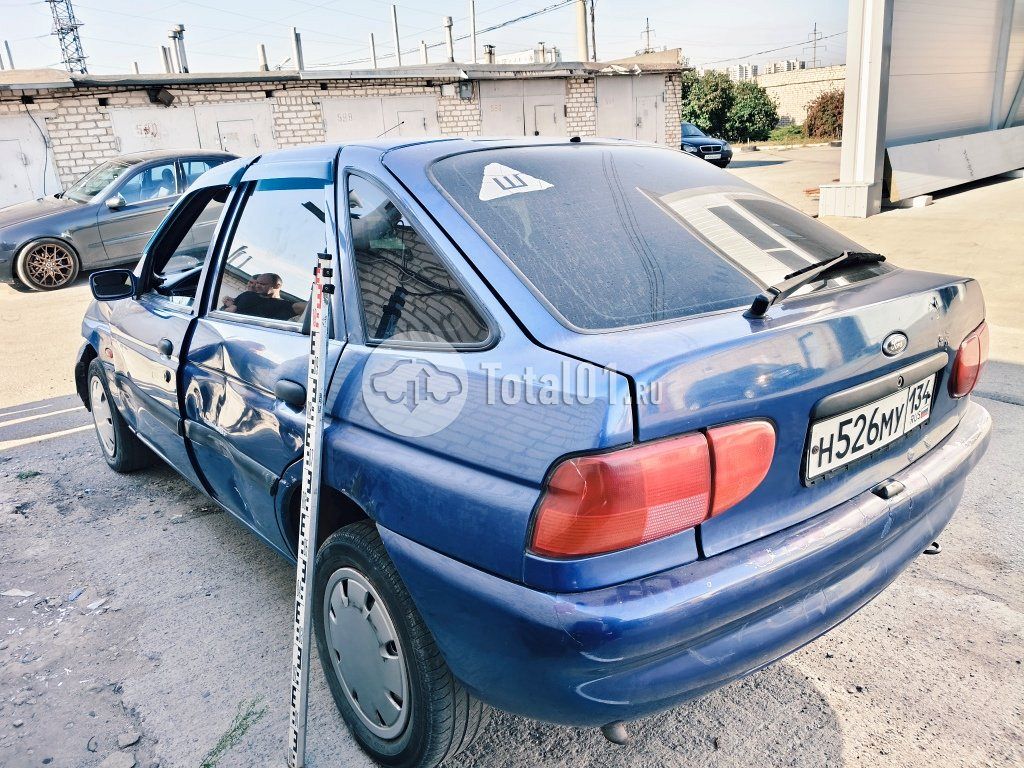 Фото Ford Escort 52
