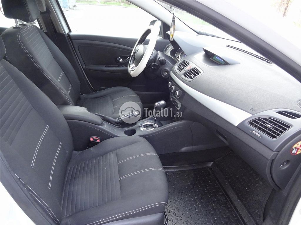 Фото Renault Fluence 44