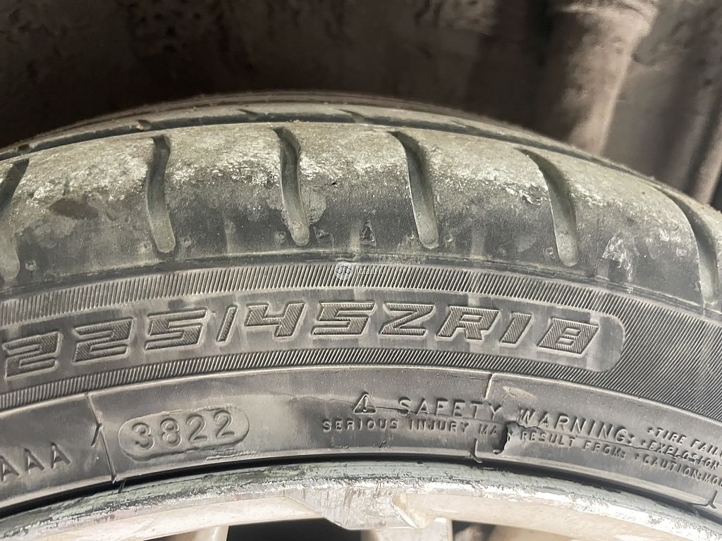 Фото Mitsubishi Space Wagon 14