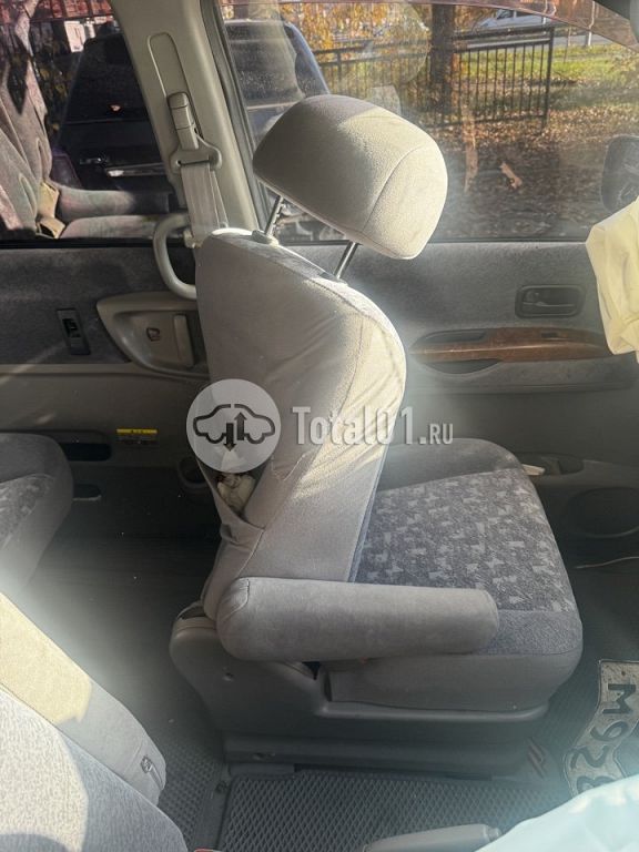 Фото Nissan Serena 14