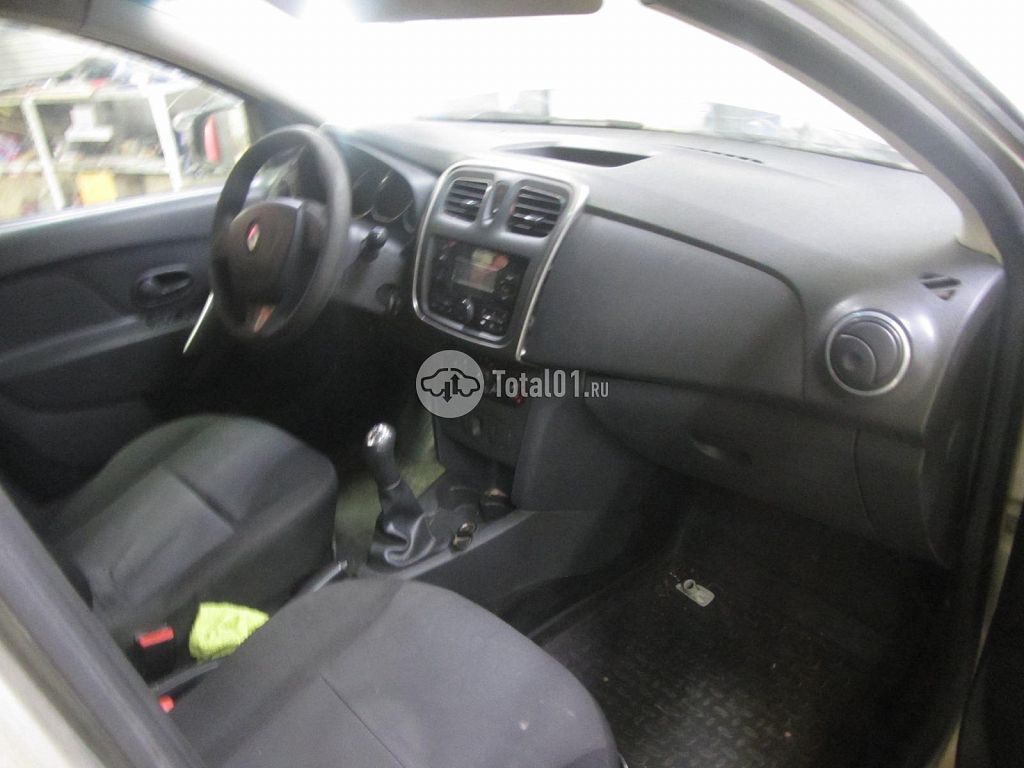 Фото Renault Logan 10