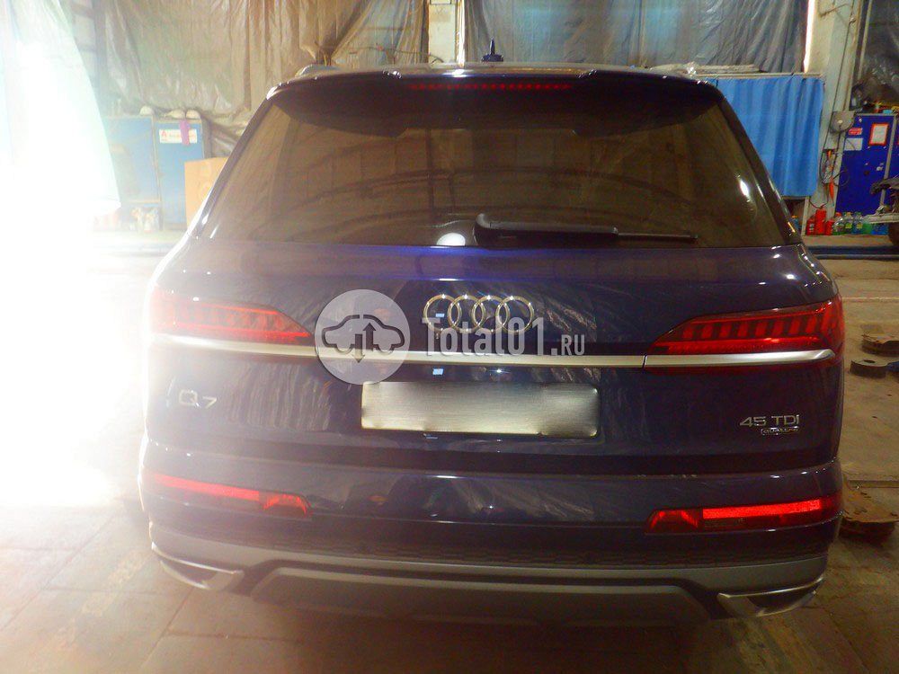 Фото Audi Q7 10