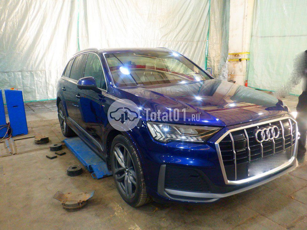 Фото Audi Q7 16