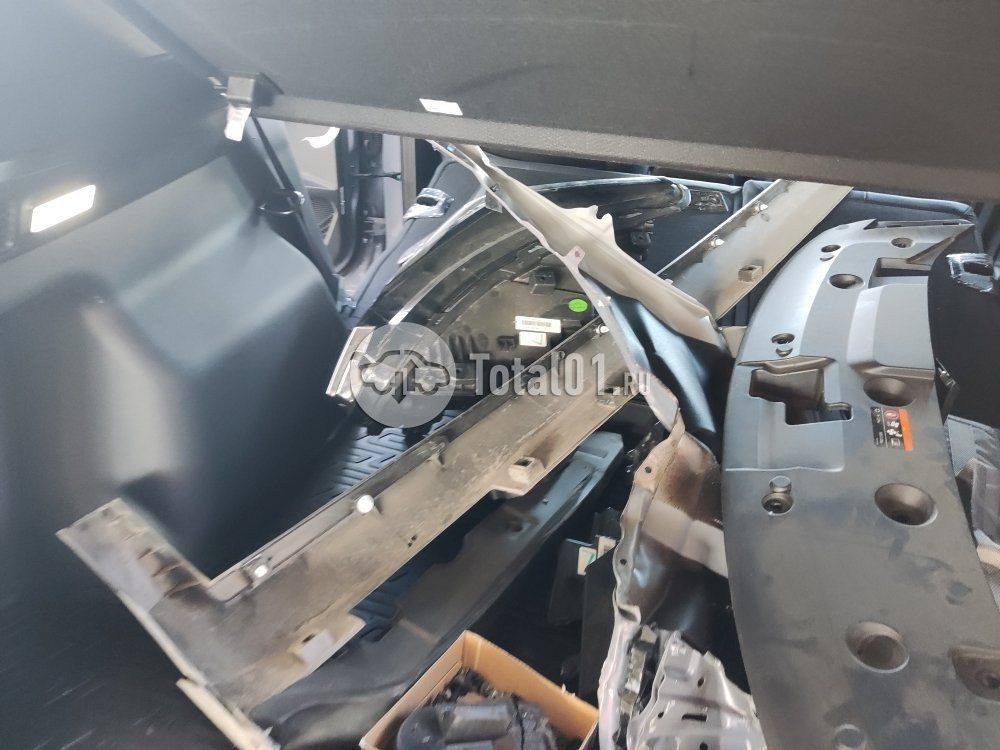 Фото Geely Coolray 28