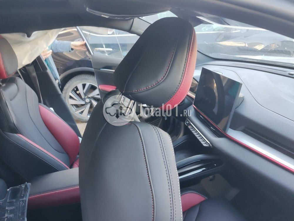 Фото Geely Coolray 32