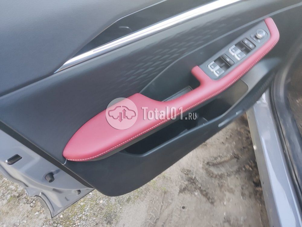 Фото Geely Coolray 90
