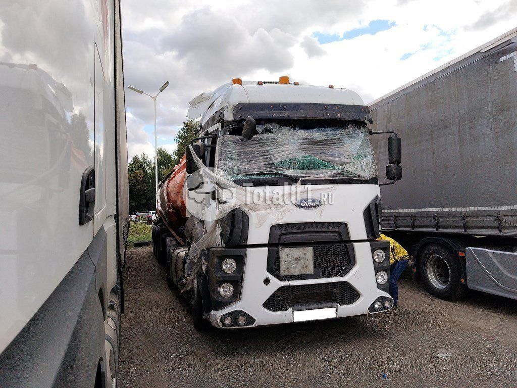 Фото Ford Cargo 4