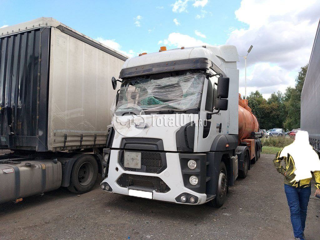 Фото Ford Cargo 6