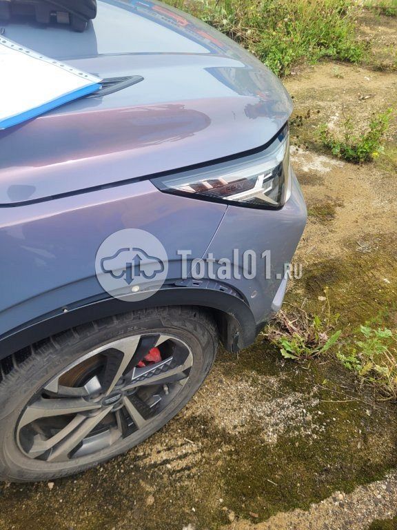 Фото Geely Coolray 38