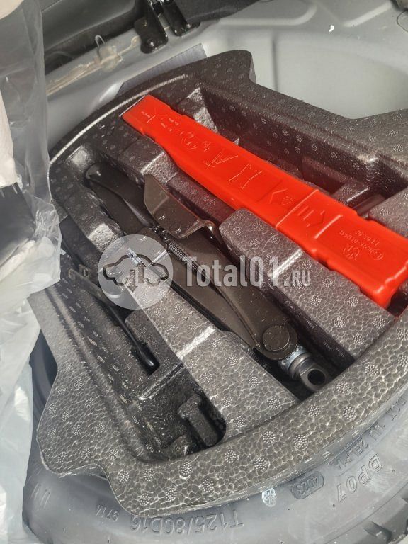 Фото Geely Coolray 56