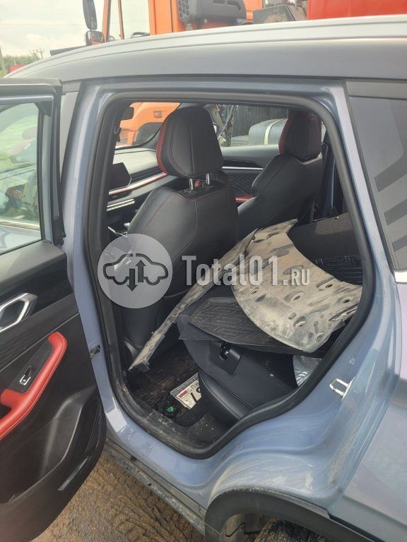 Фото Geely Coolray 90