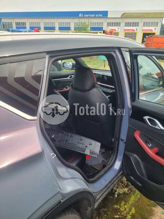 Фото Geely Coolray 150