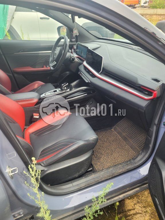 Фото Geely Coolray 170