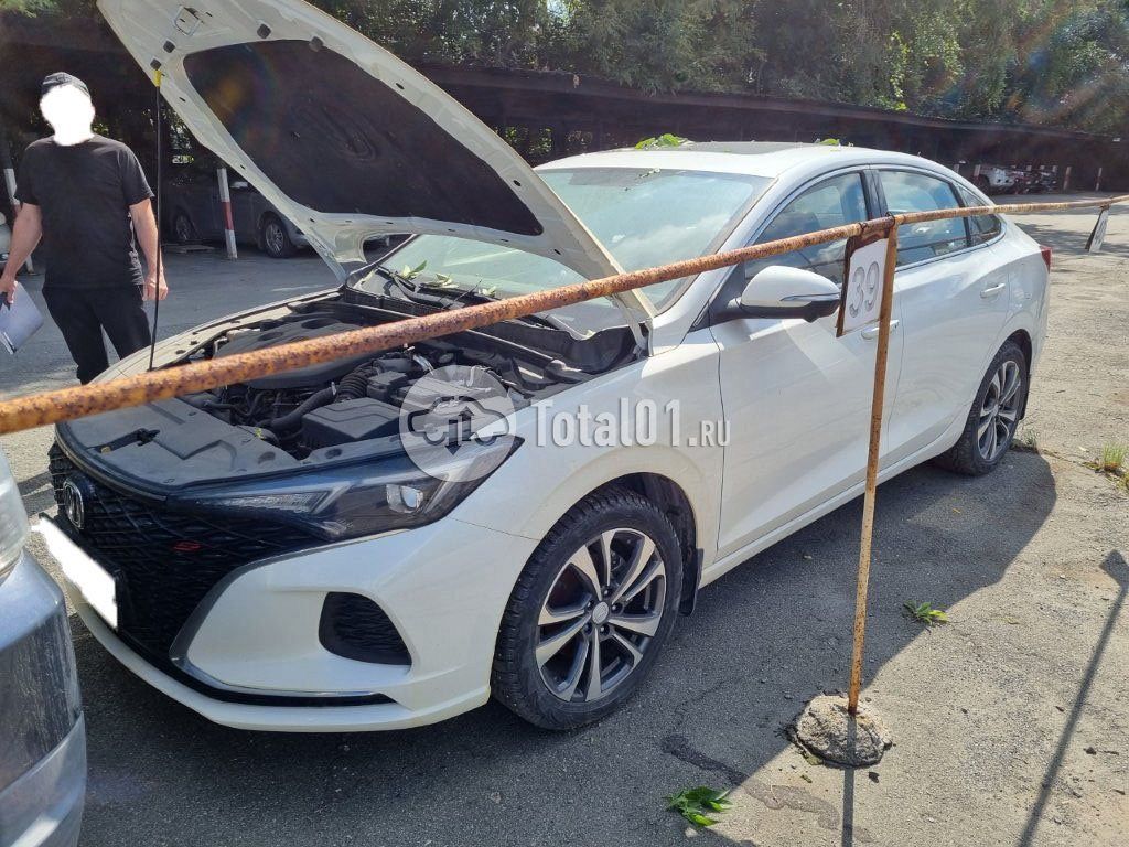 Фото Changan Eado 12